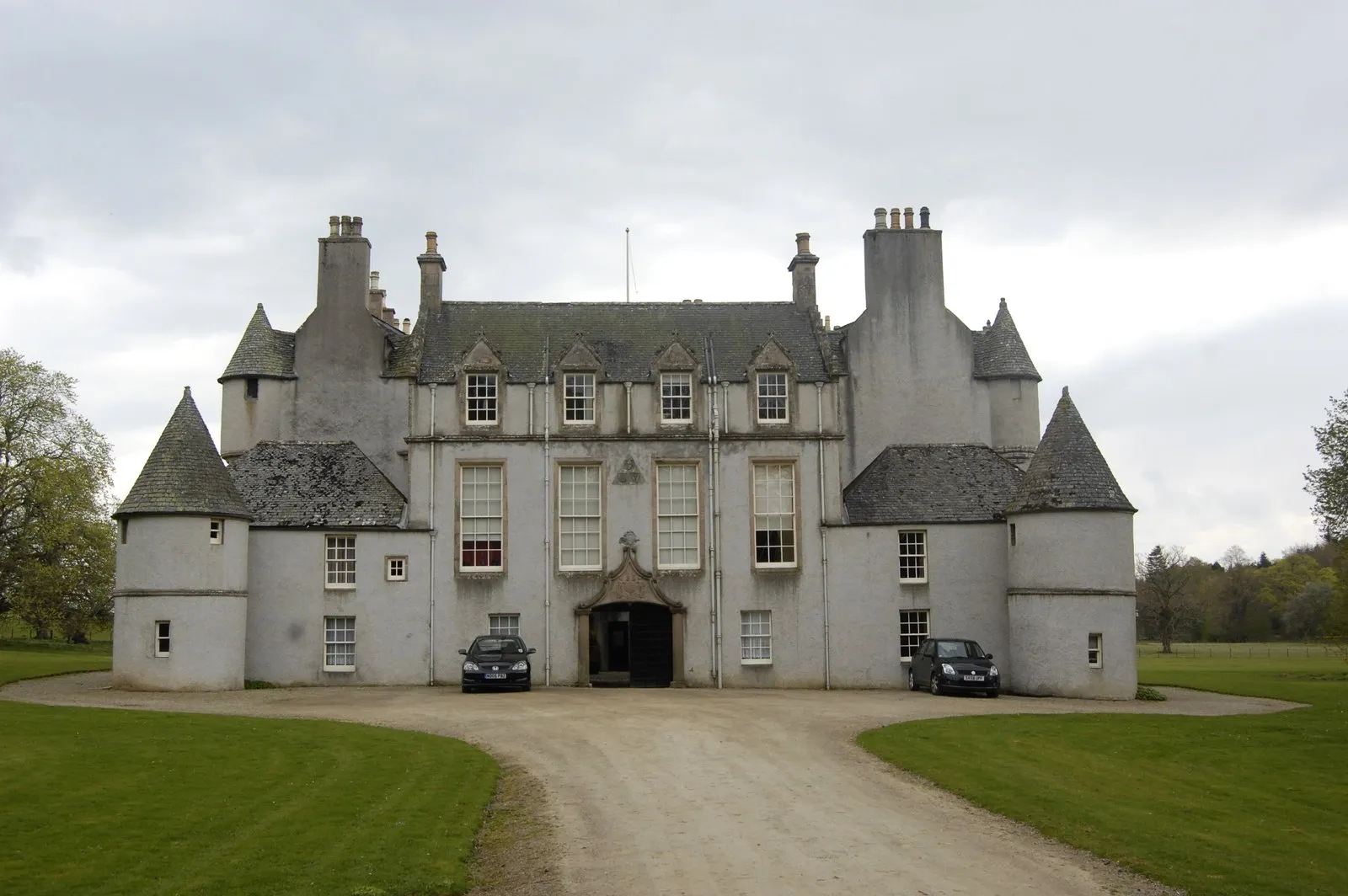 Photo showing: Leith Hall (rear elevation) For its history, see: http://www.undiscoveredscotland.co.uk/rhynie/leithhall/index.html