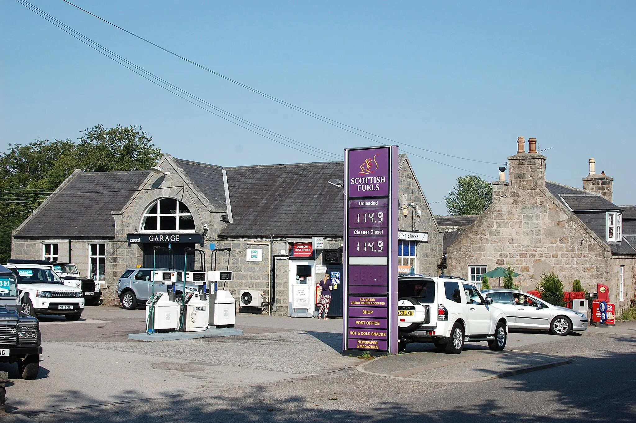 Photo showing: Dunecht garage and village stores