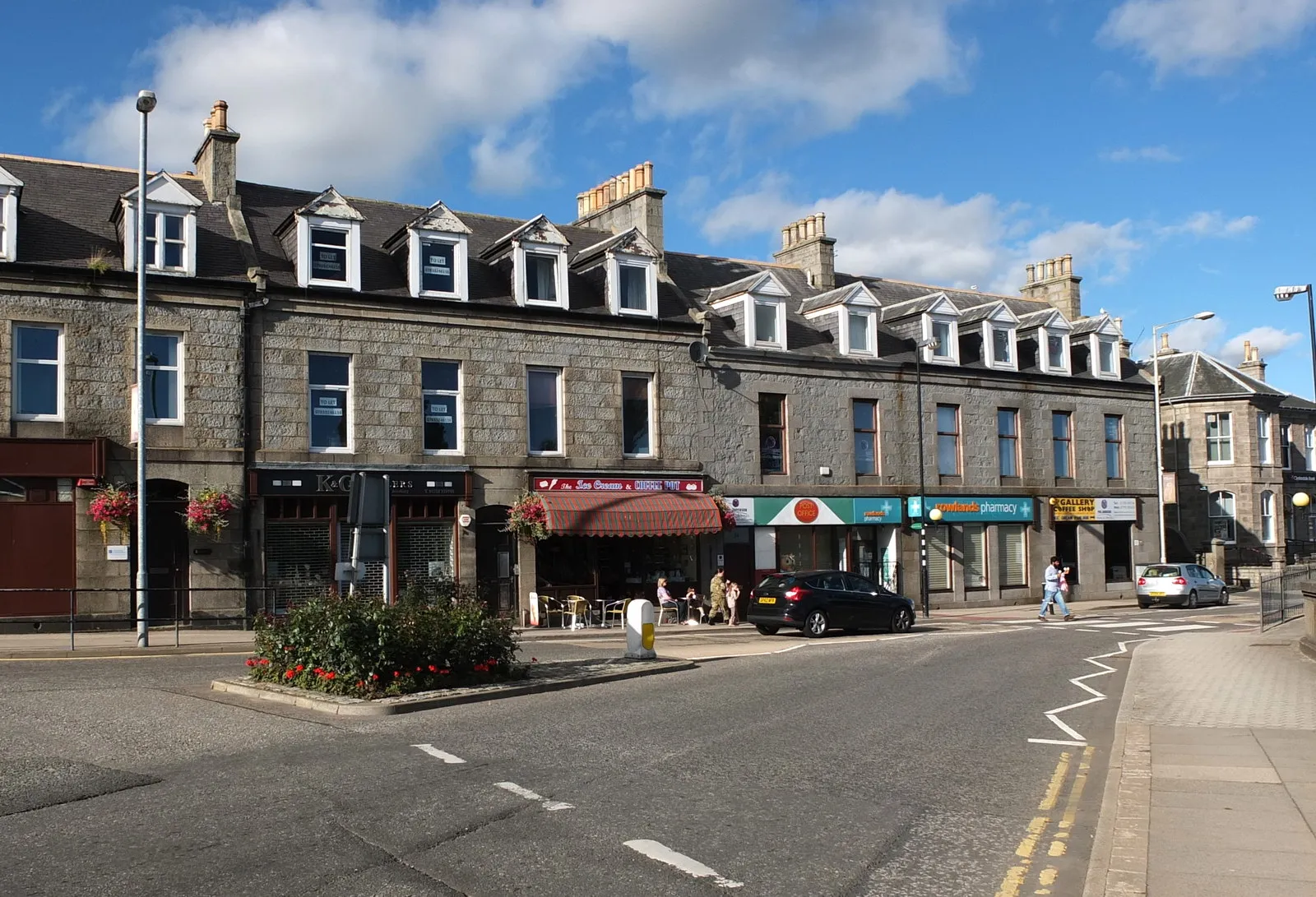 Photo showing: Shops, Ellon