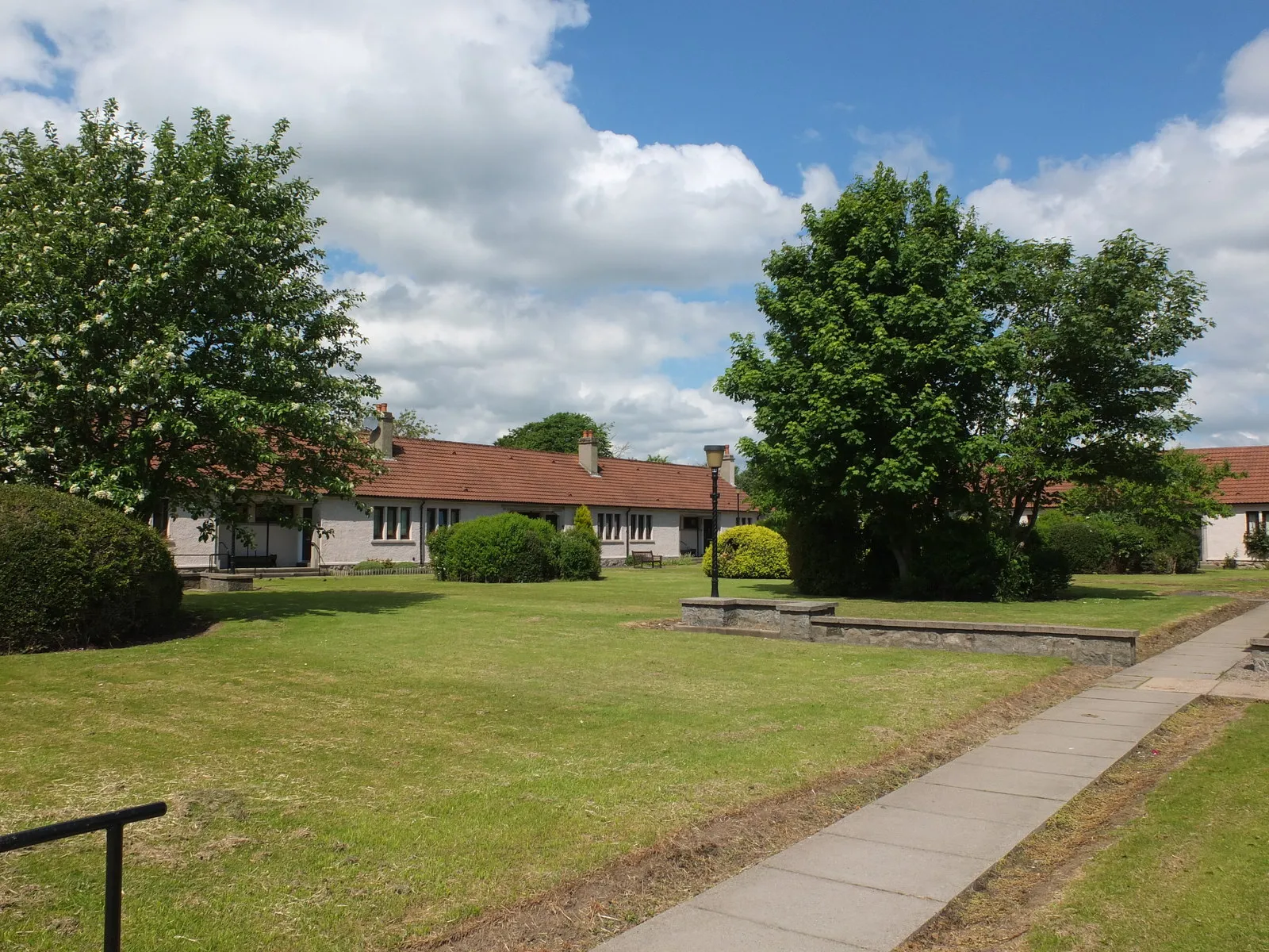 Photo showing: Sheltered Housing for the Welfare State I