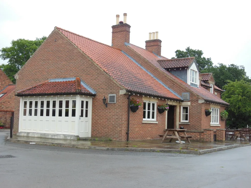 Photo showing: The Six Bells at Strensall