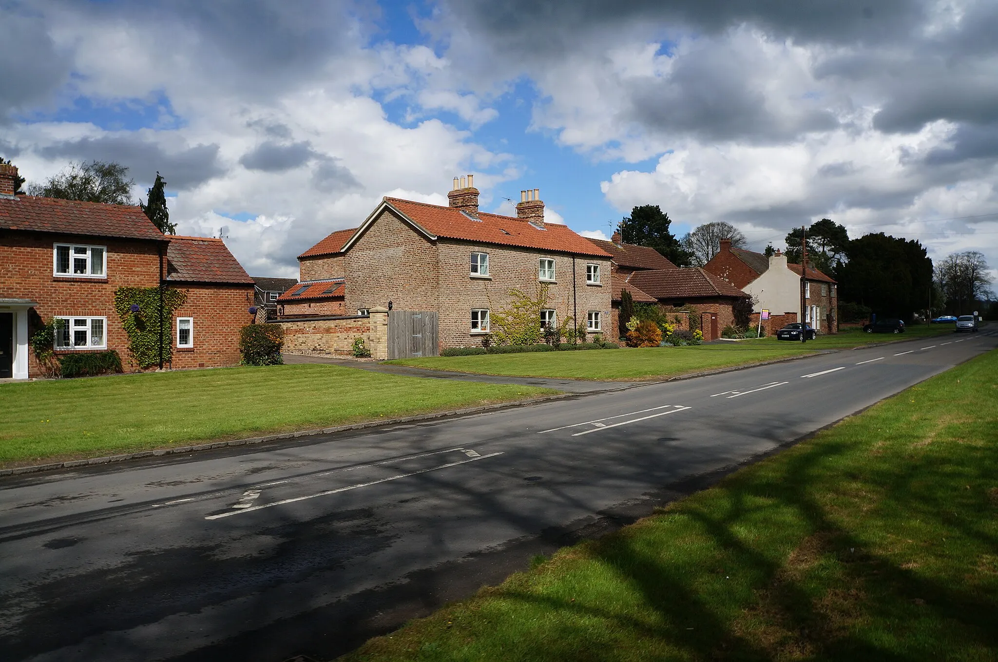 Photo showing: Houses on Back Lane, Allerthorpe