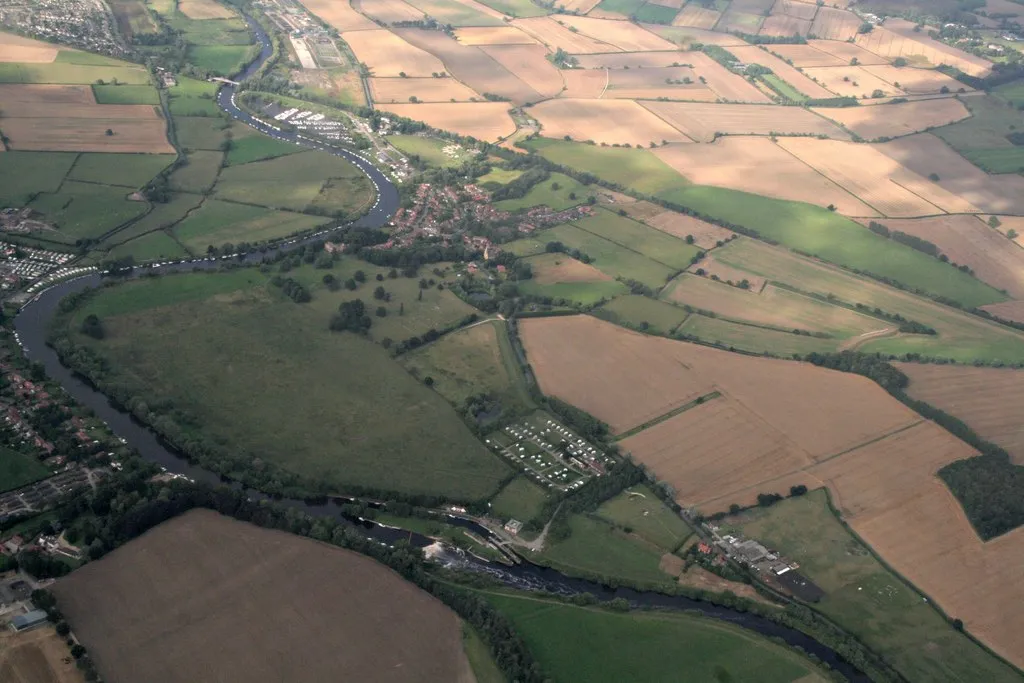 Photo showing: Acaster Malbis, Naburn and River Ouse: aerial 2016