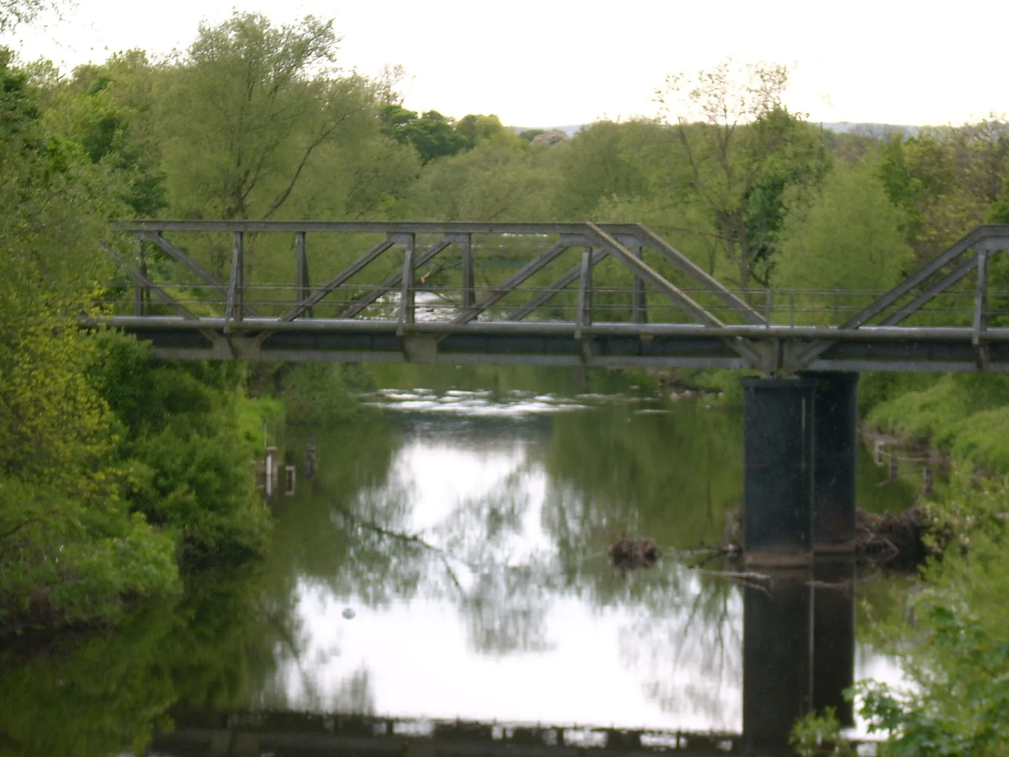 Photo showing: Catterick railway bridge as seen from the road bridge.