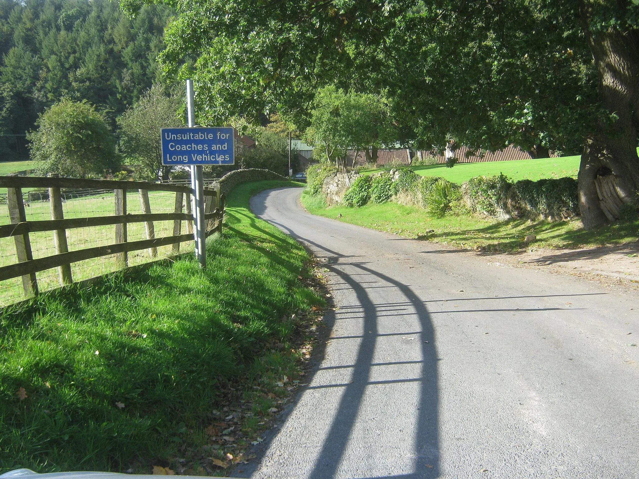 Photo showing: Knolls Lane just off the B1257