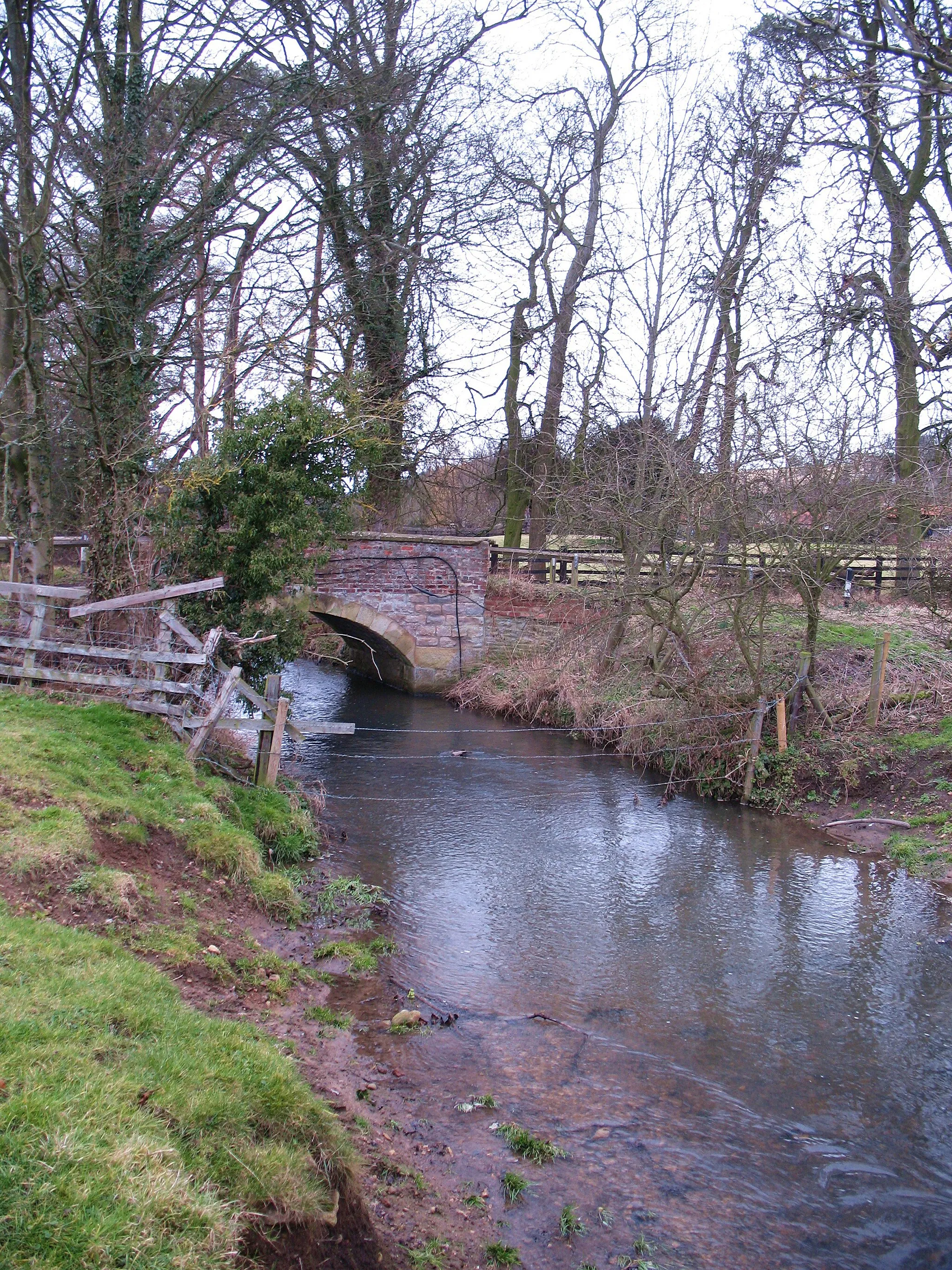 Photo showing: Bridge on Carr Lane