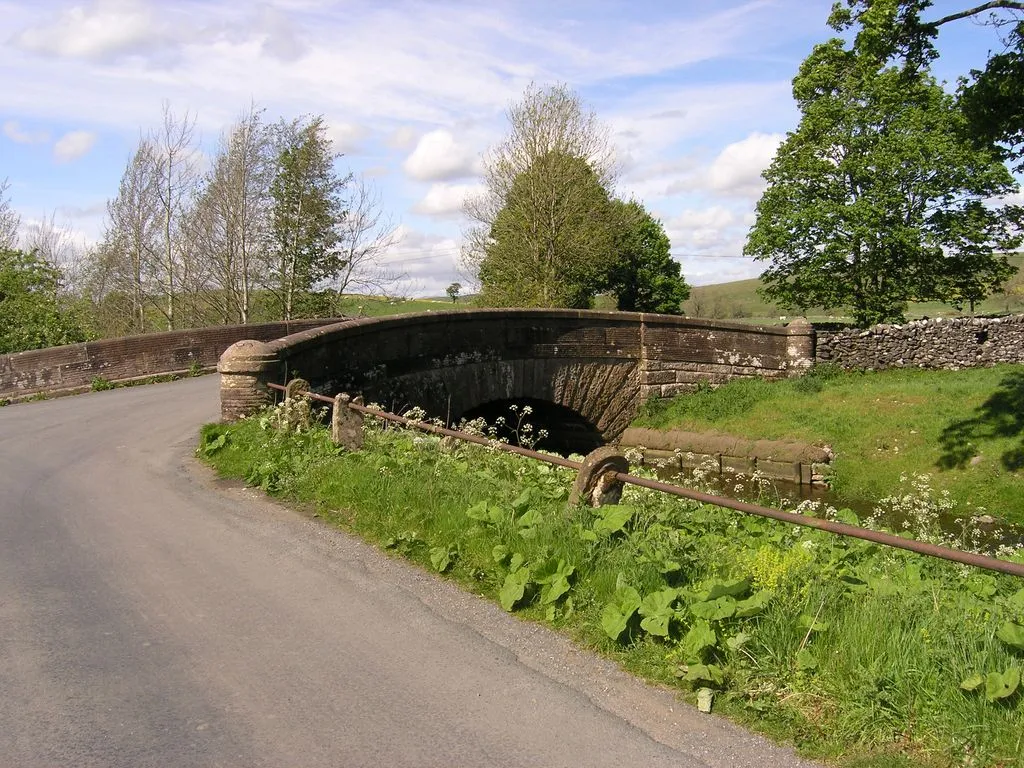 Photo showing: Red Bridge