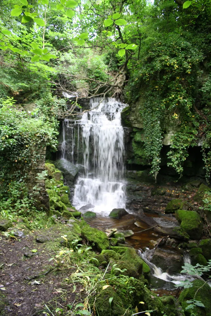 Photo showing: Wensley Waterfall