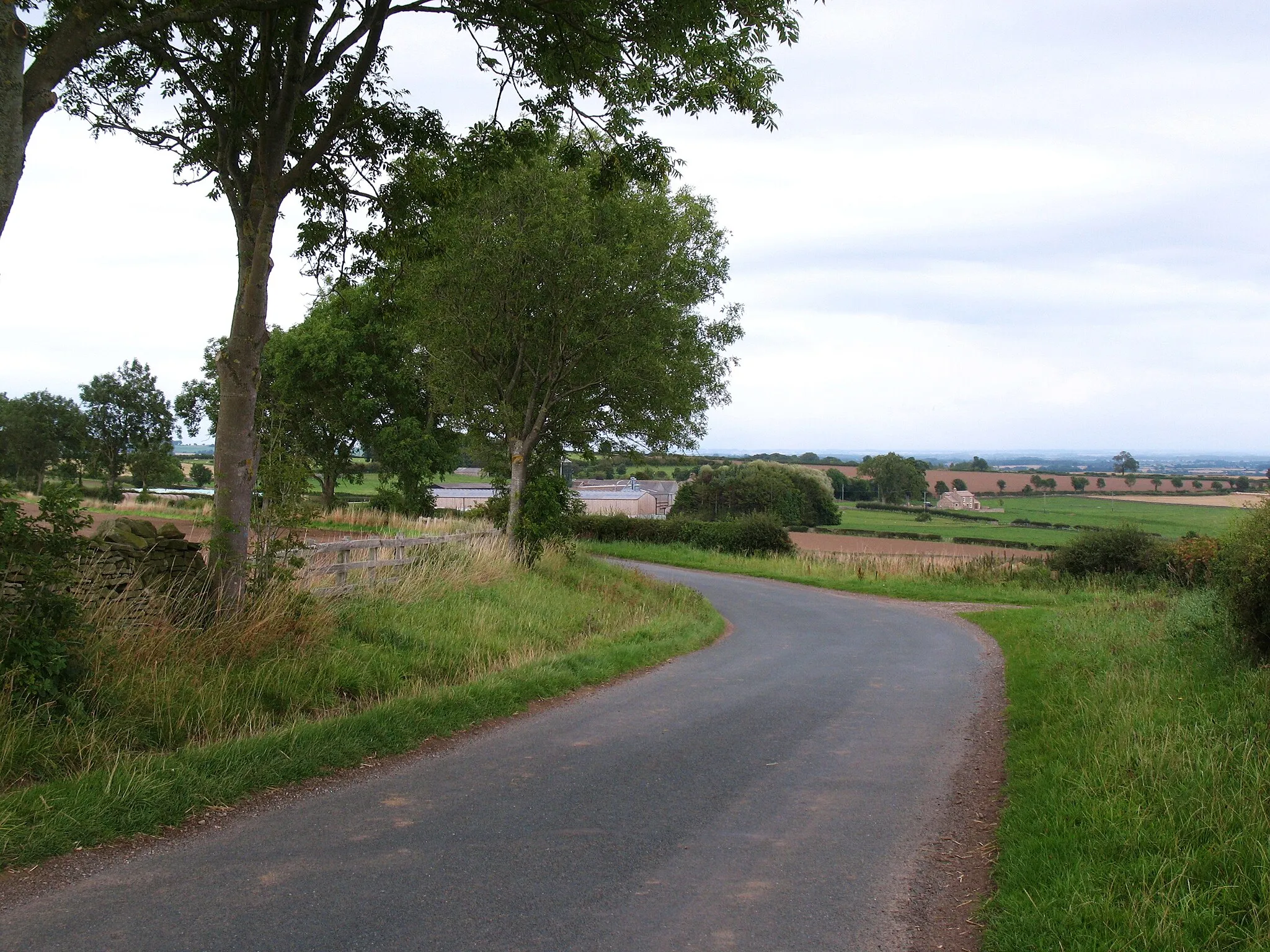 Photo showing: Country lane. Hutton Hang