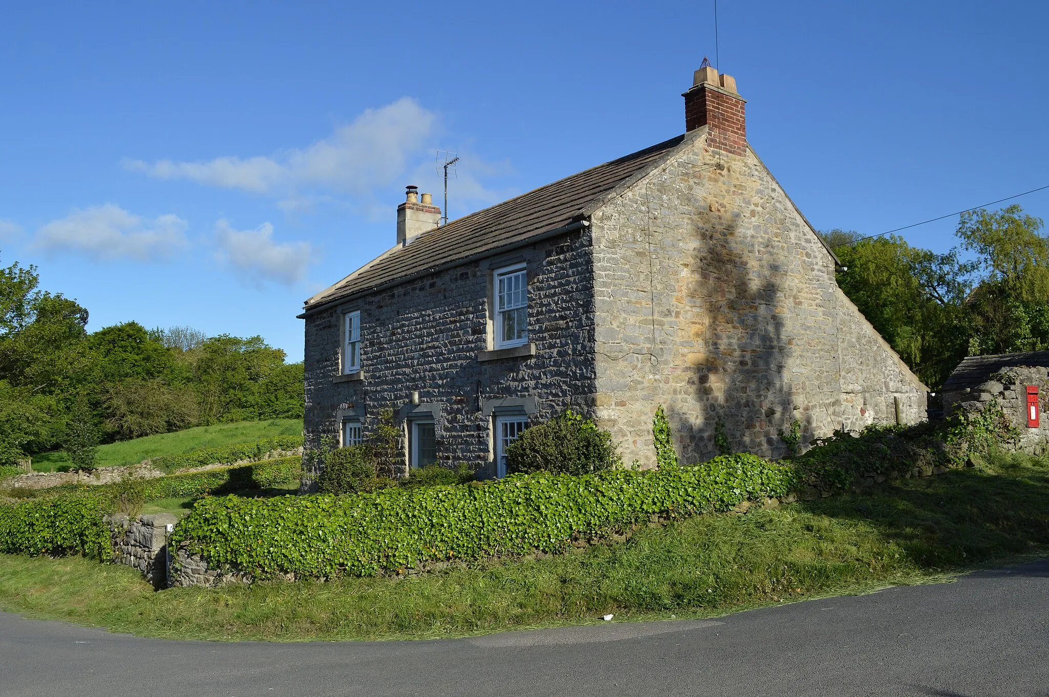 Photo showing: Stone Cottage