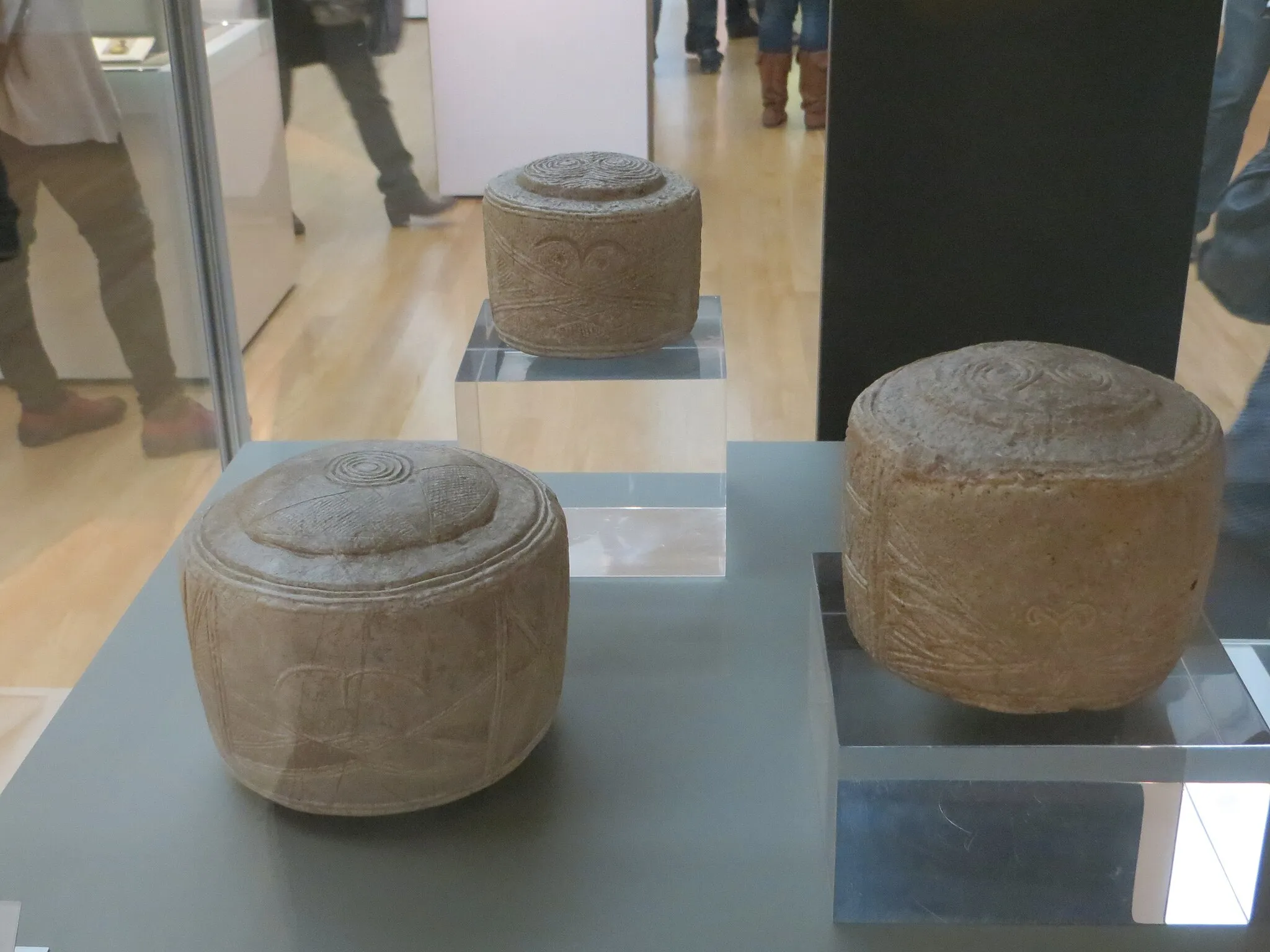 Photo showing: Prehistoric Folkton Drums in the British Museum
