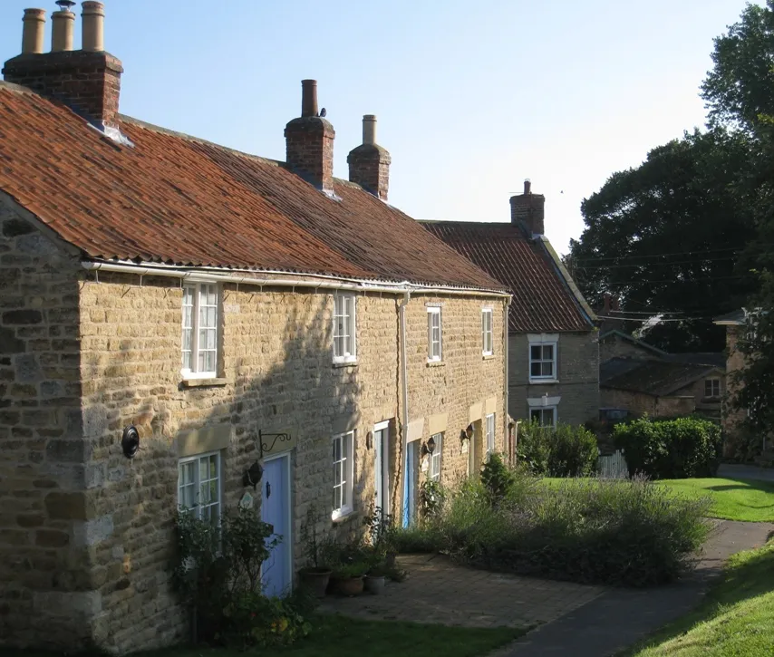 Photo showing: Westow Stone Cottages