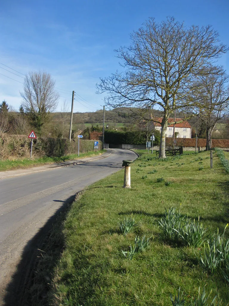 Photo showing: Chapel Road, Settrington