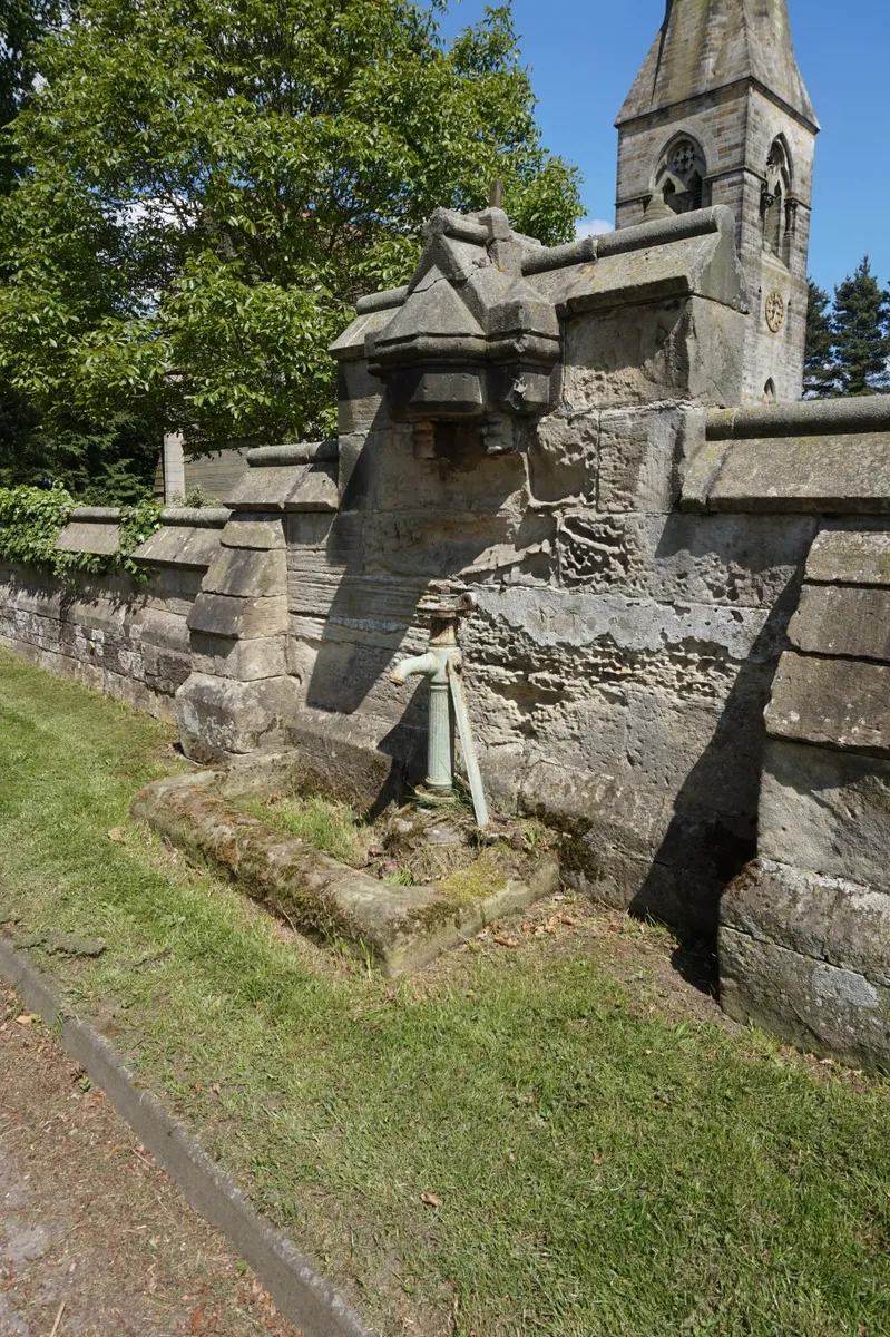 Photo showing: Village Water Pump, Whitwell on the Hill