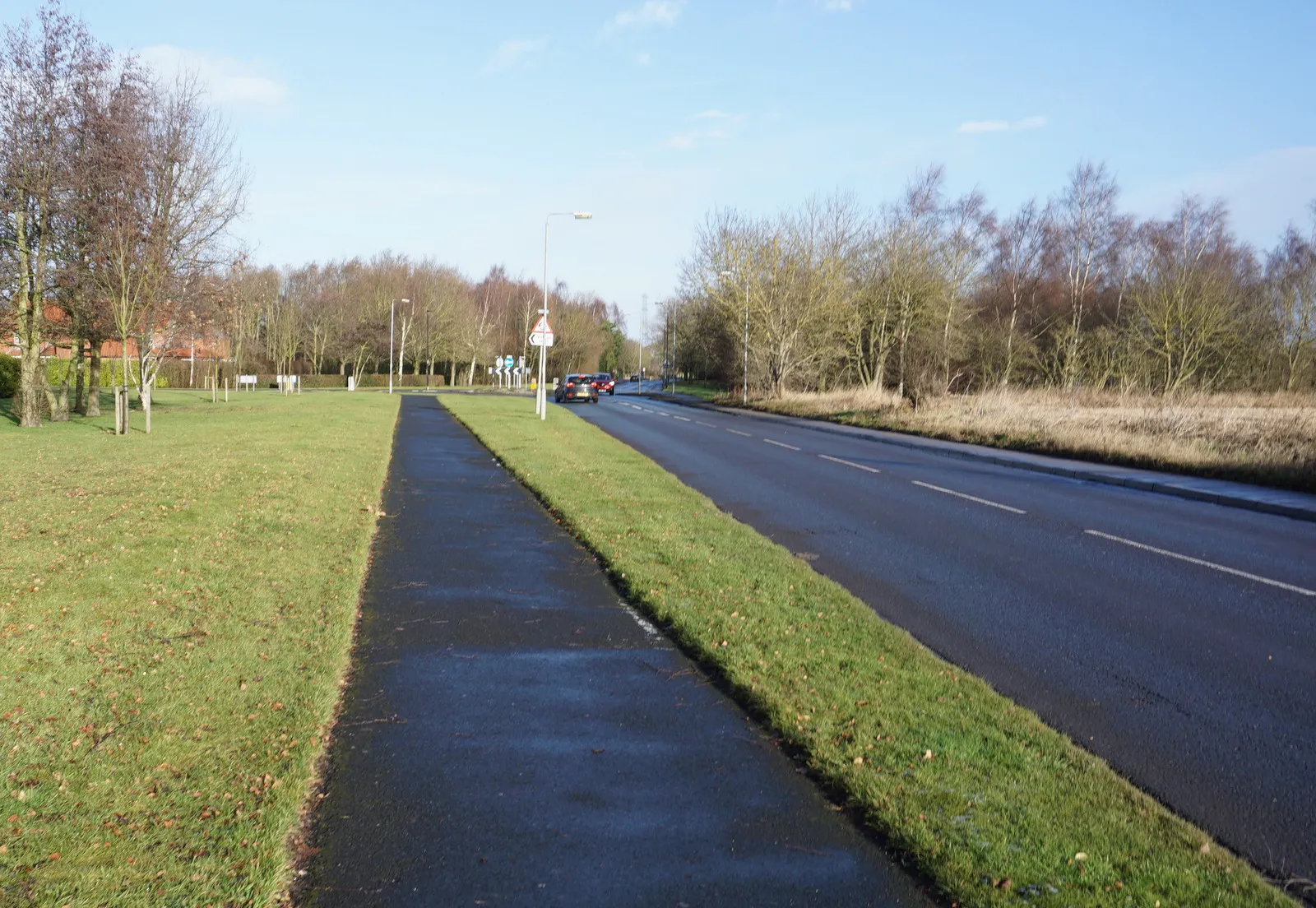 Photo showing: Strensall Road, Earswick