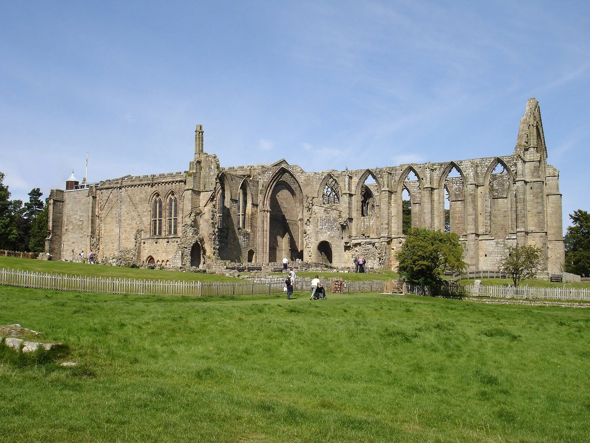 Photo showing: Photograph of Bolton Priory, Bolton Abbey, North Yorkshire