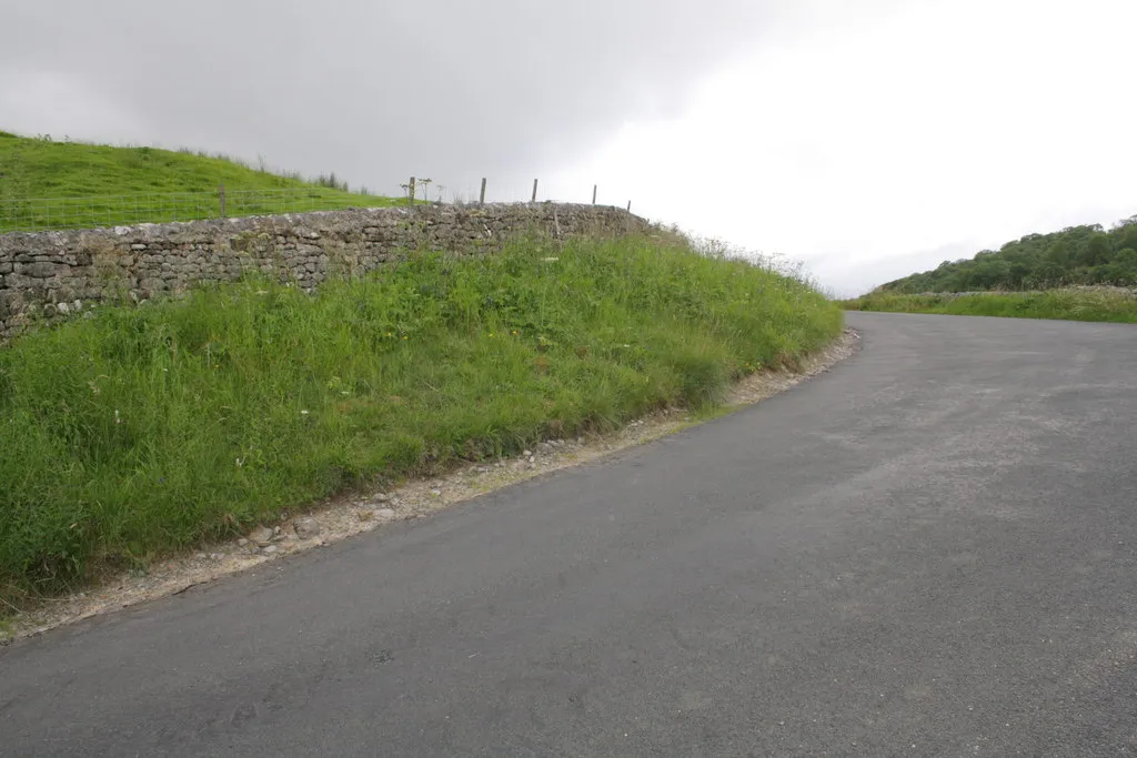 Photo showing: A bend in Stubbing Lane