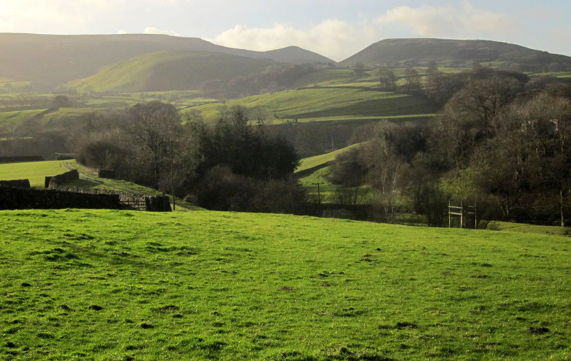 Photo showing: Across the Wharfe valley at Hebden