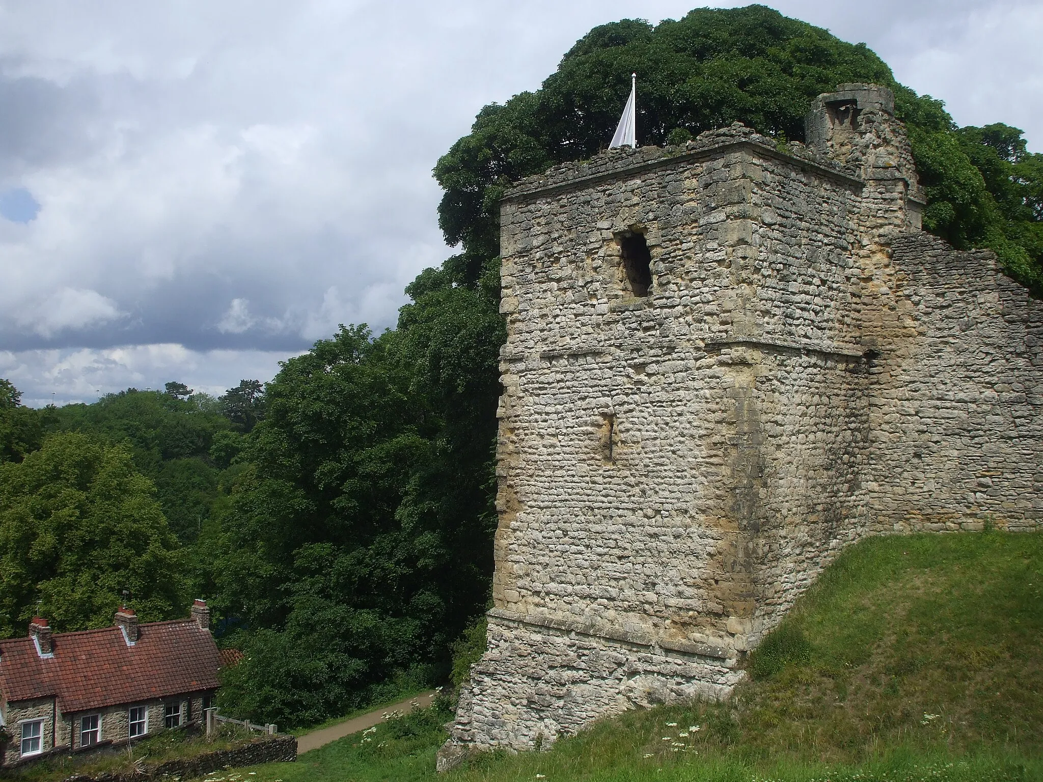 Photo showing: Corner tower, Pickering Castle