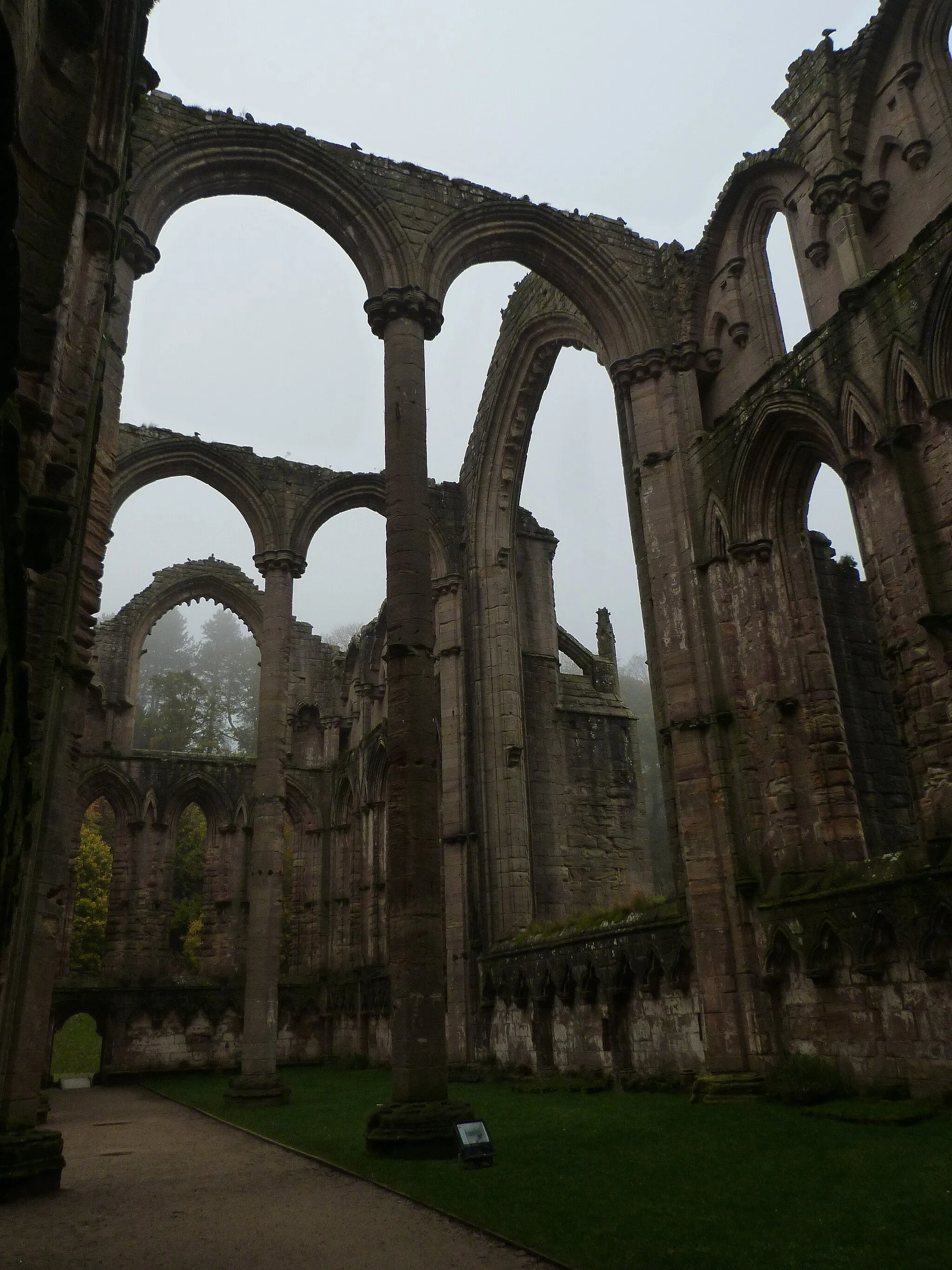 Photo showing: Remains of the east end of the Abbey church