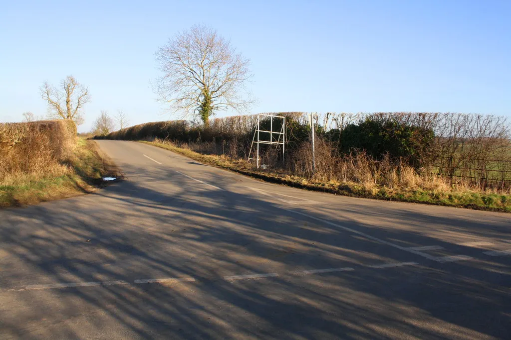 Photo showing: Bowbridge Lane junction south of Hackforth