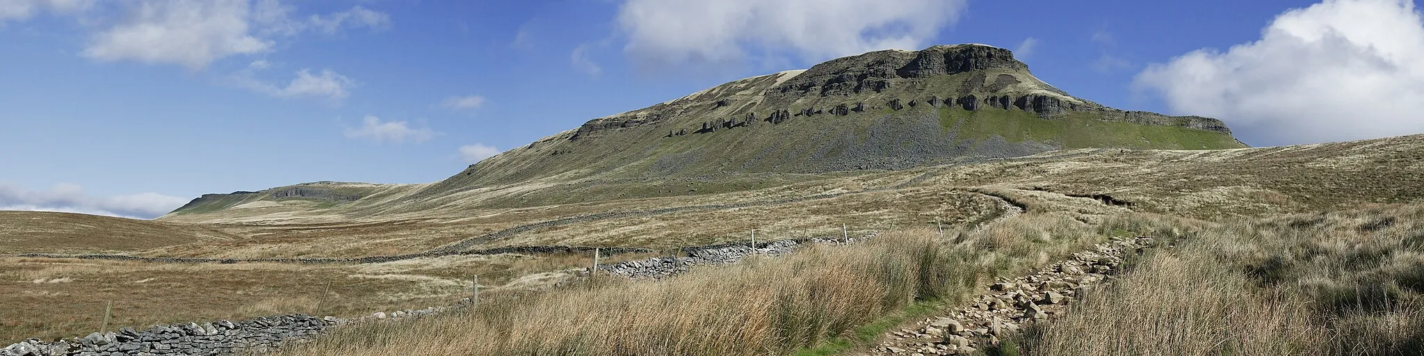 Photo showing: Panoramic view of Pen-y-ghent, scaled down for use on WP. Original image is over 1.6m x 0.4m, printed on Dibond.