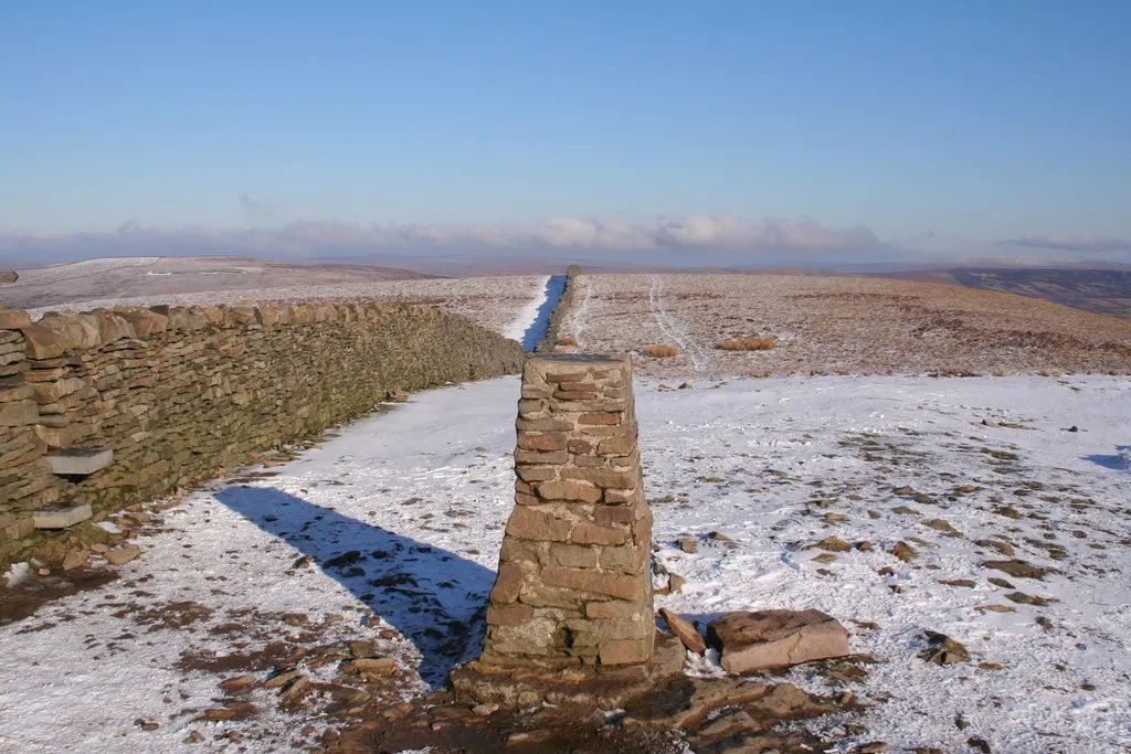 Photo showing: Trig point, Pen-y-ghent. Looking North-east.