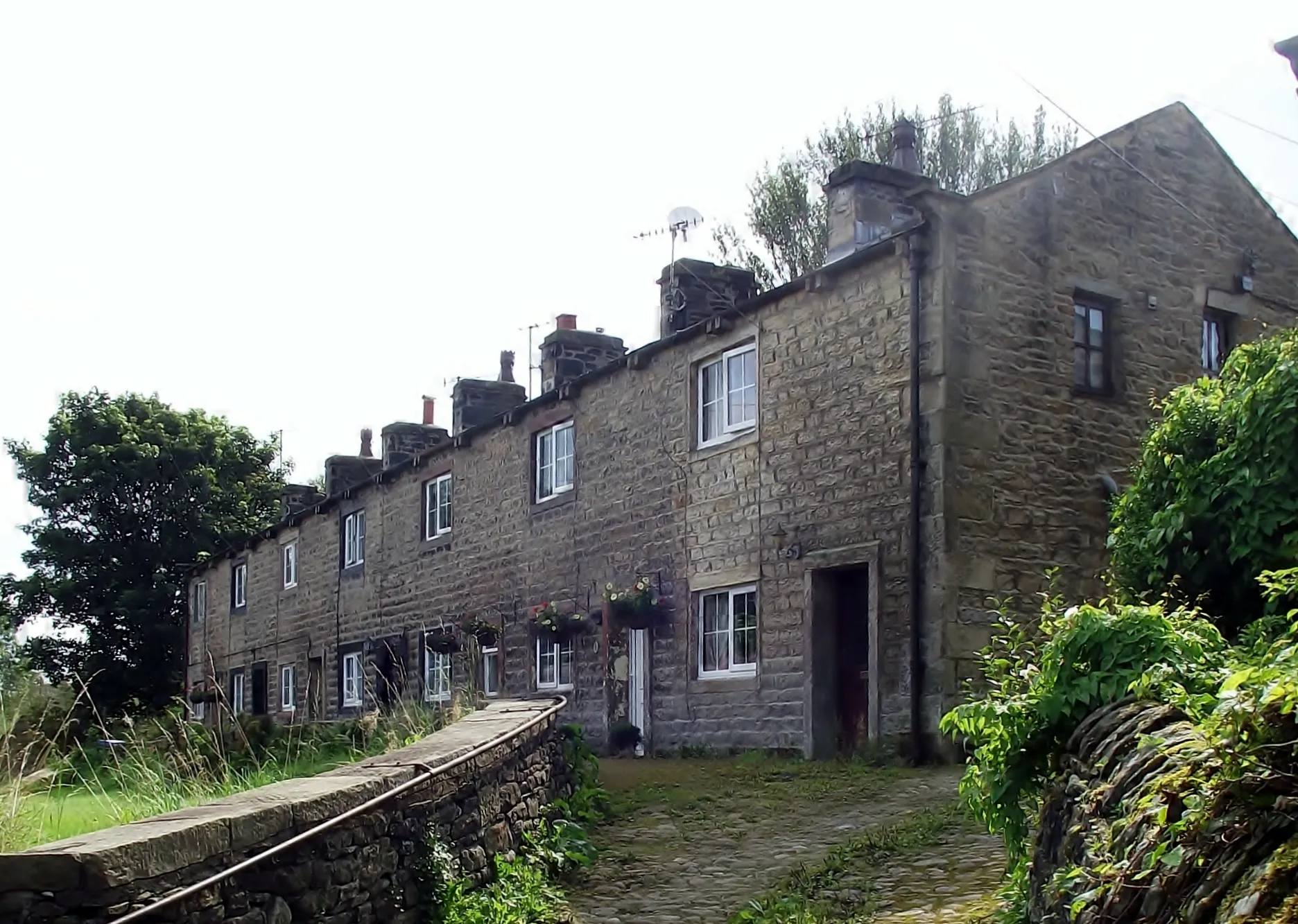 Photo showing: Cottages in Low Bentham