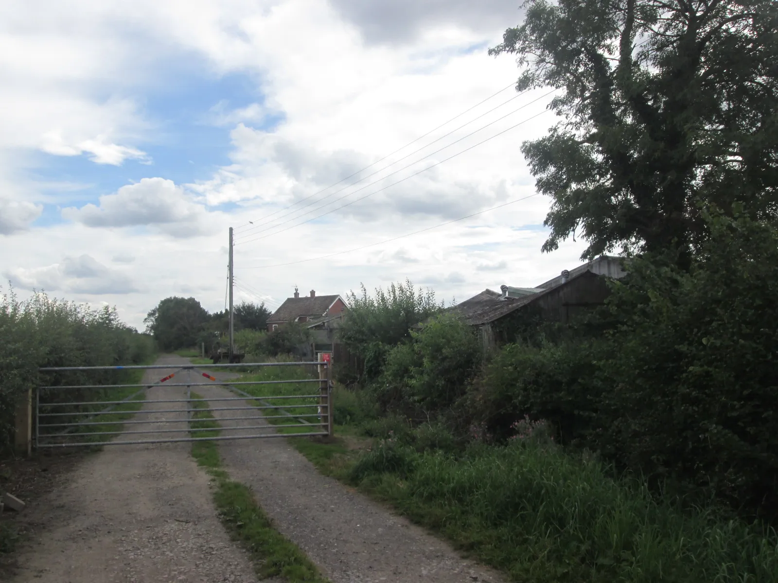 Photo showing: Approaching Kirk Moor Farm