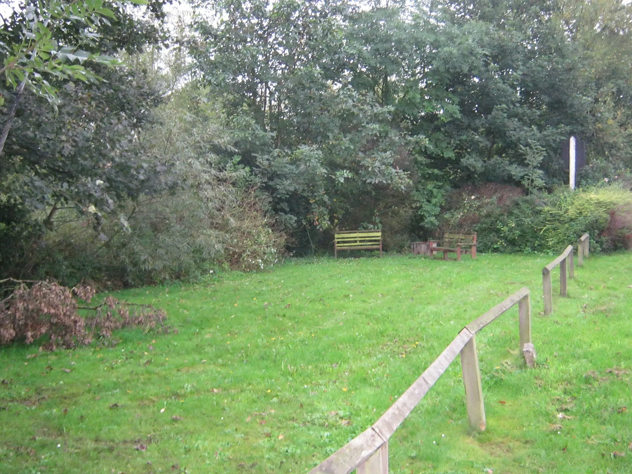 Photo showing: Public seating in Great Langton