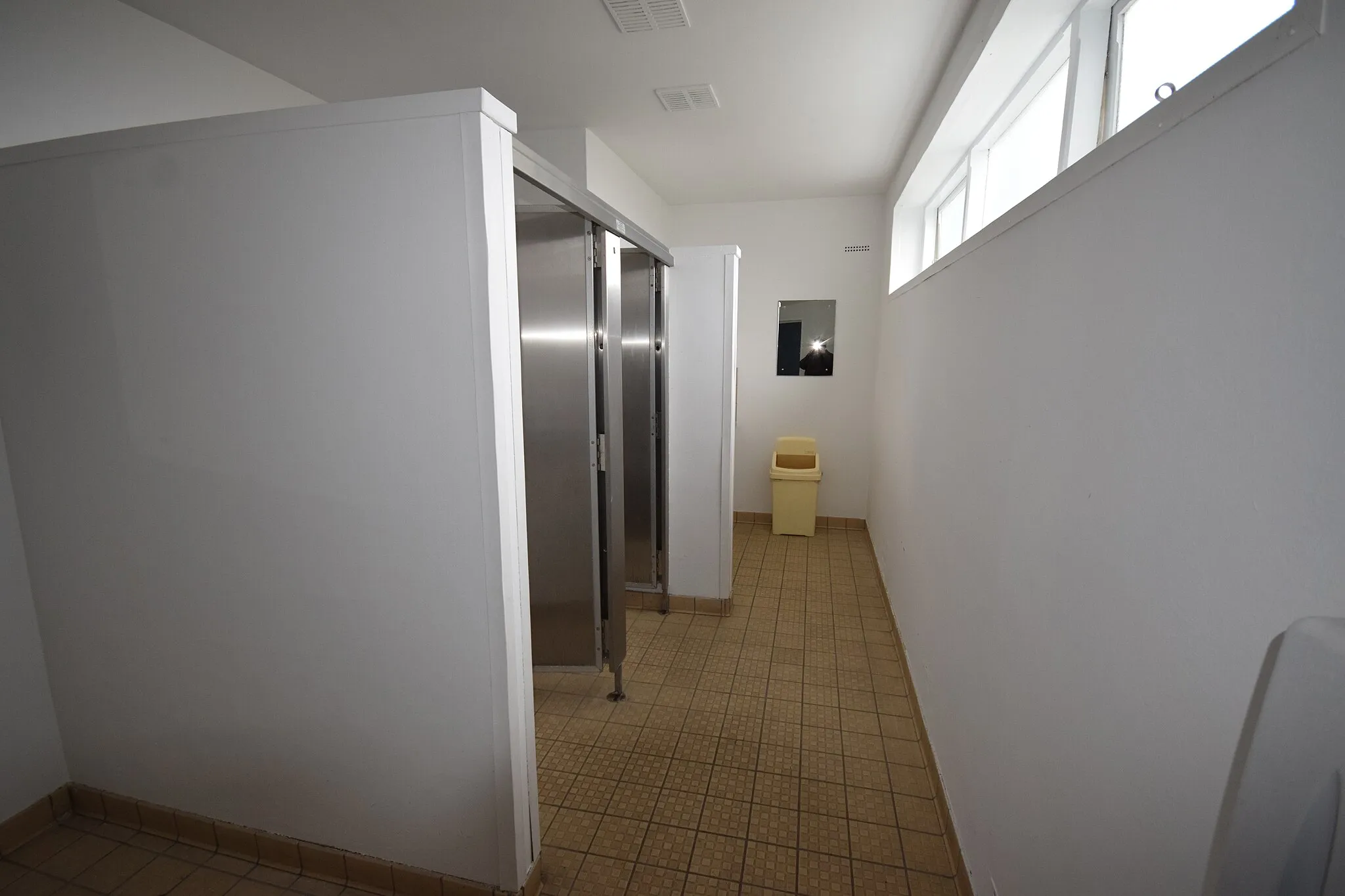 Photo showing: Inside the women's toilet at Staxton Hill