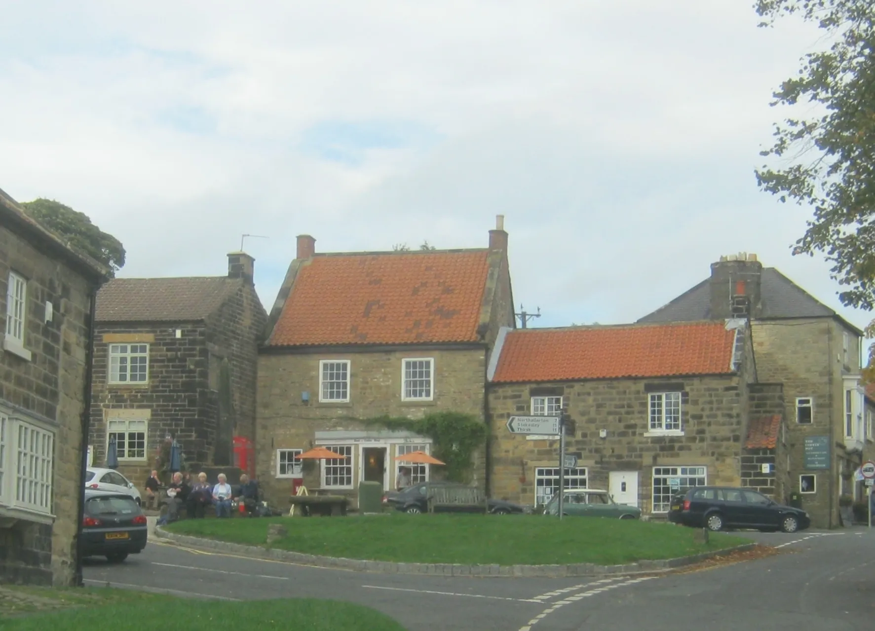 Photo showing: Village Green at Osmotherley