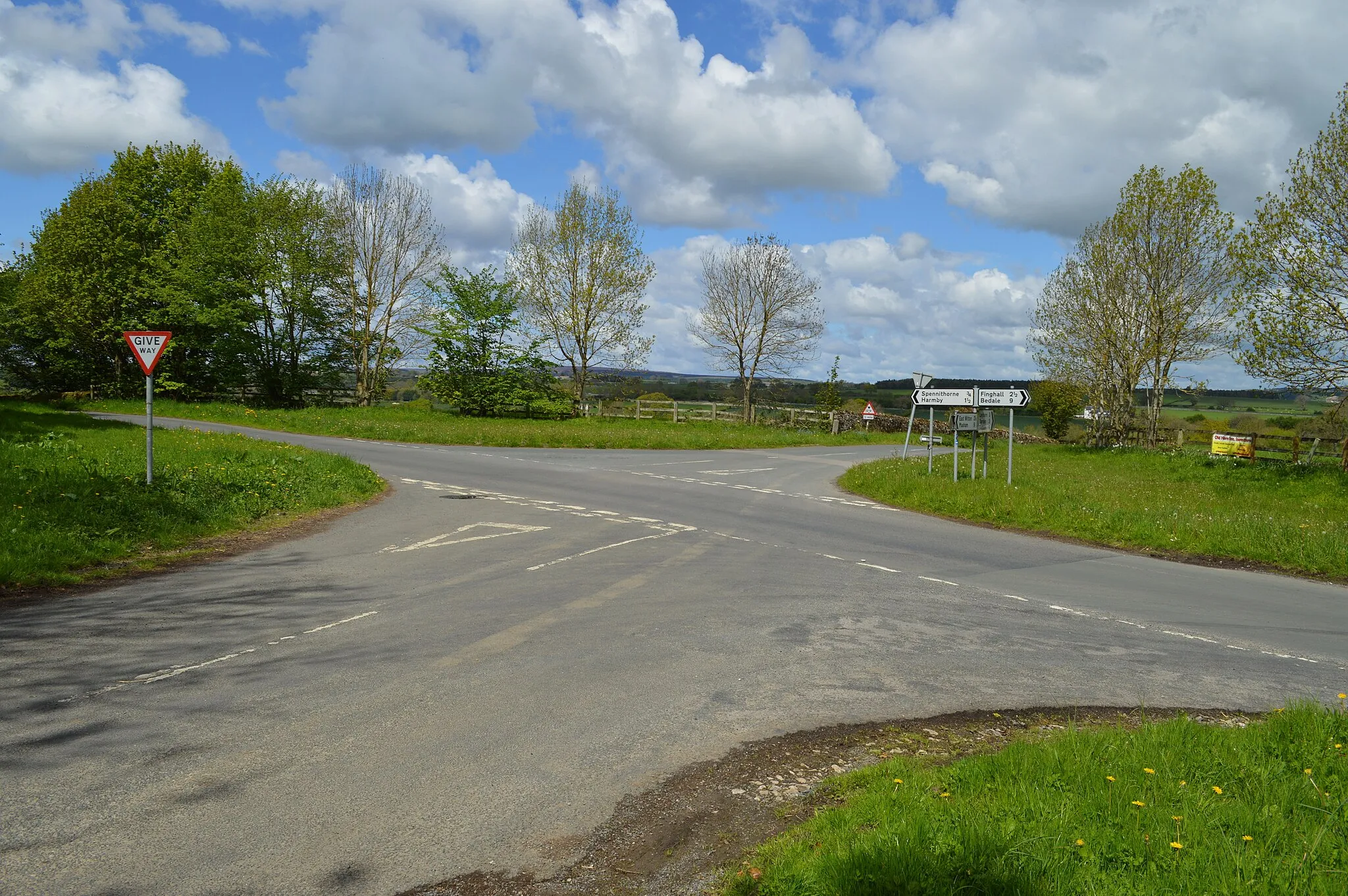 Photo showing: Crossroads near Spennithorne