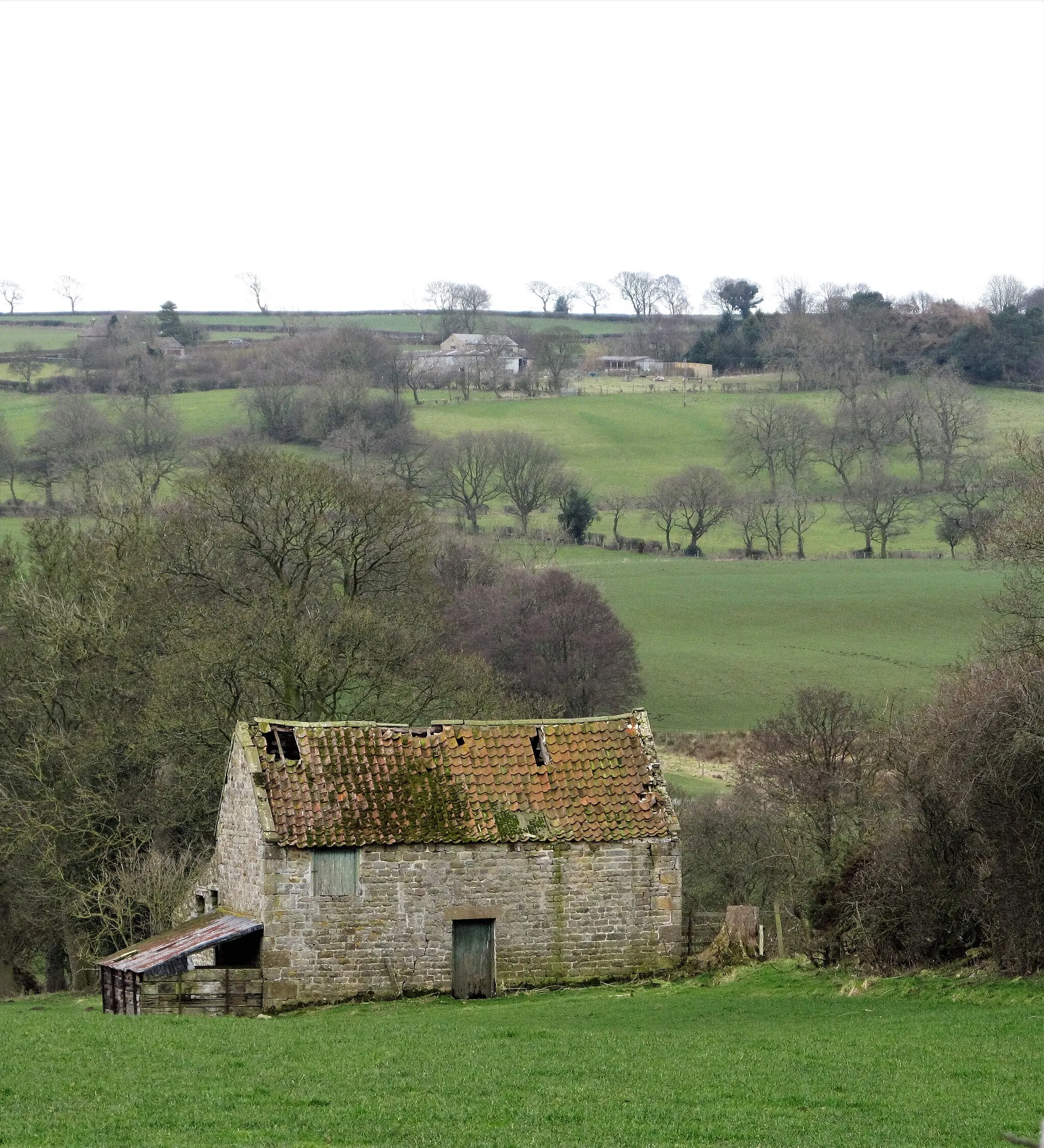 Photo showing: Barn near Laverton