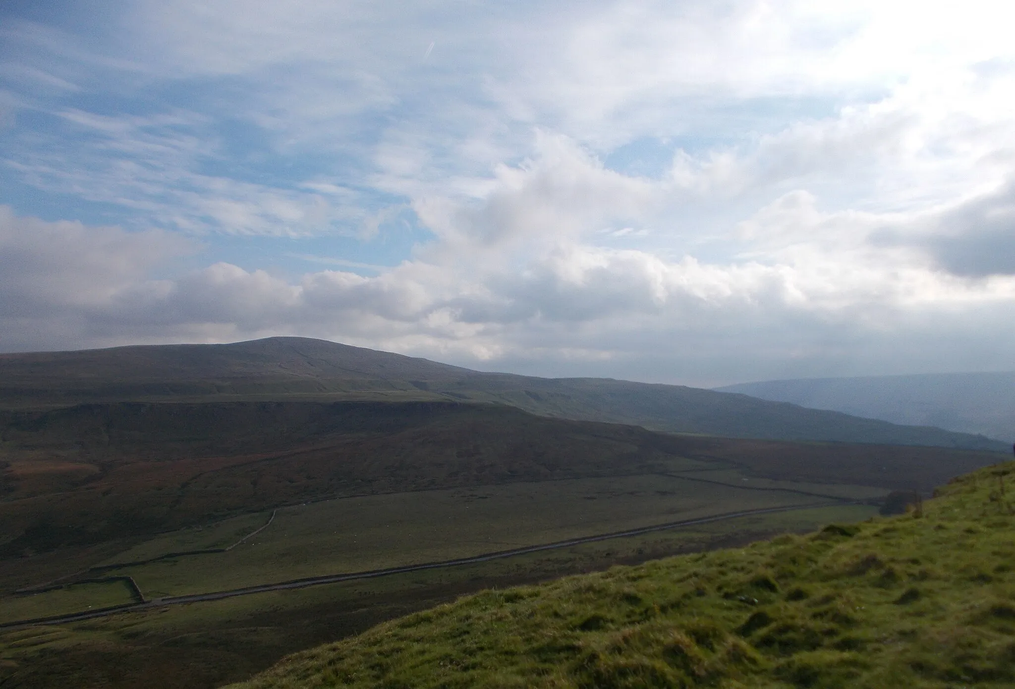 Photo showing: View of Buckden Pike, from the north-west on Kidstones Scar