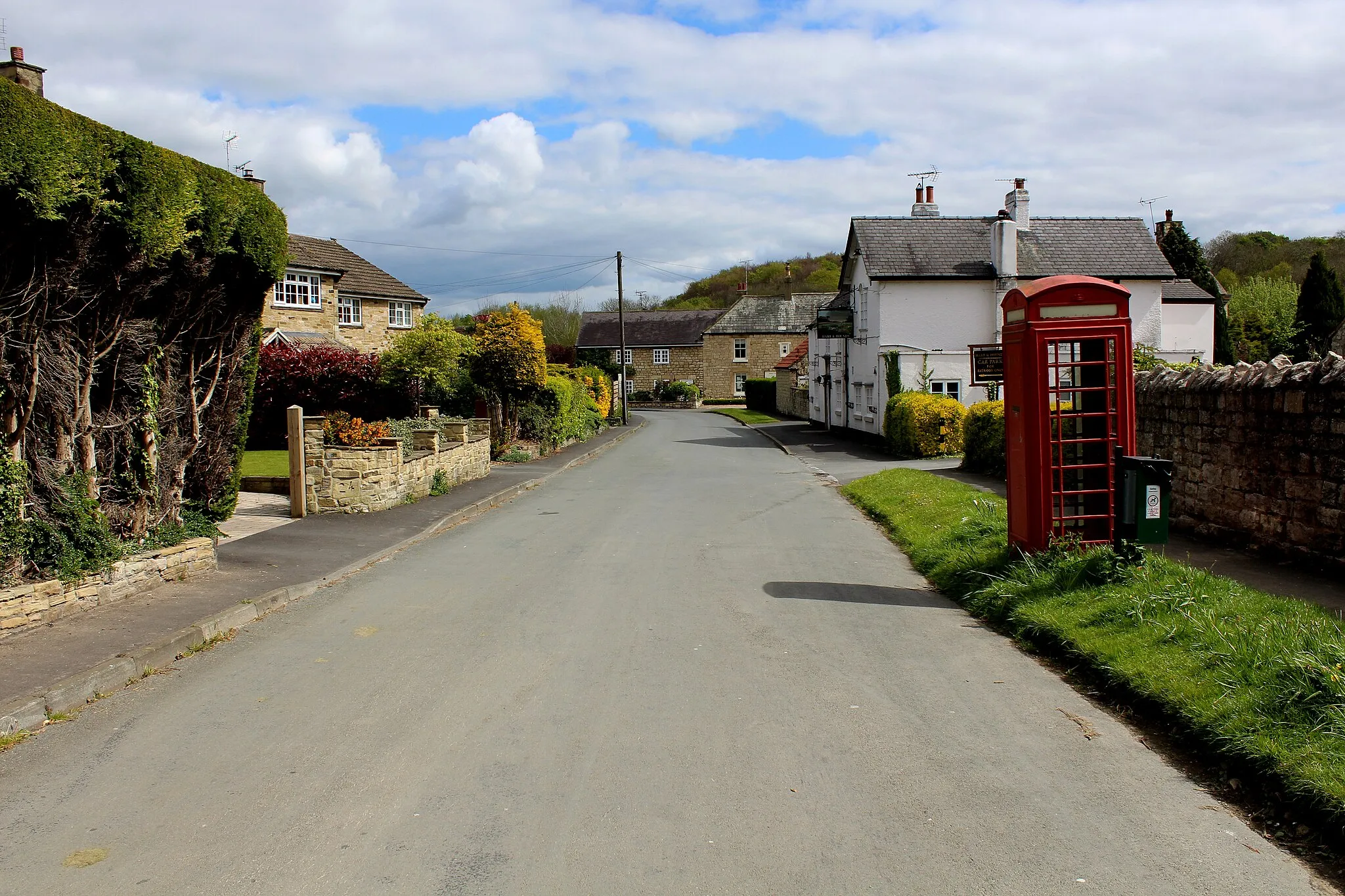 Photo showing: Manor Road, Stutton