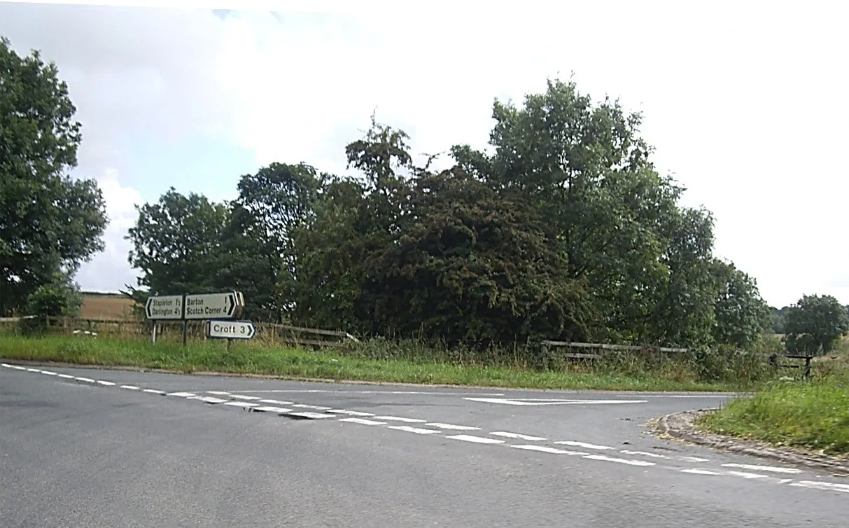 Photo showing: Croft junction