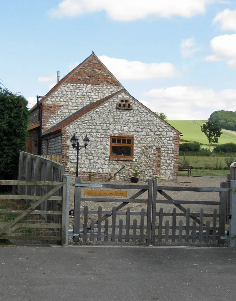 Photo showing: Barn view