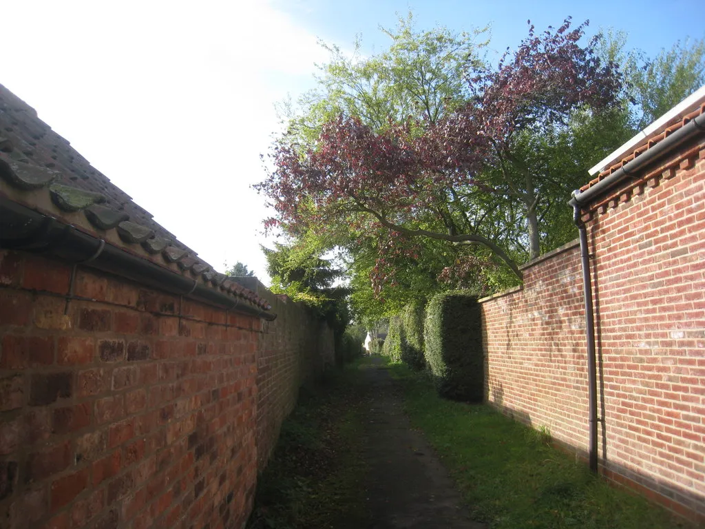 Photo showing: Footpath from the church