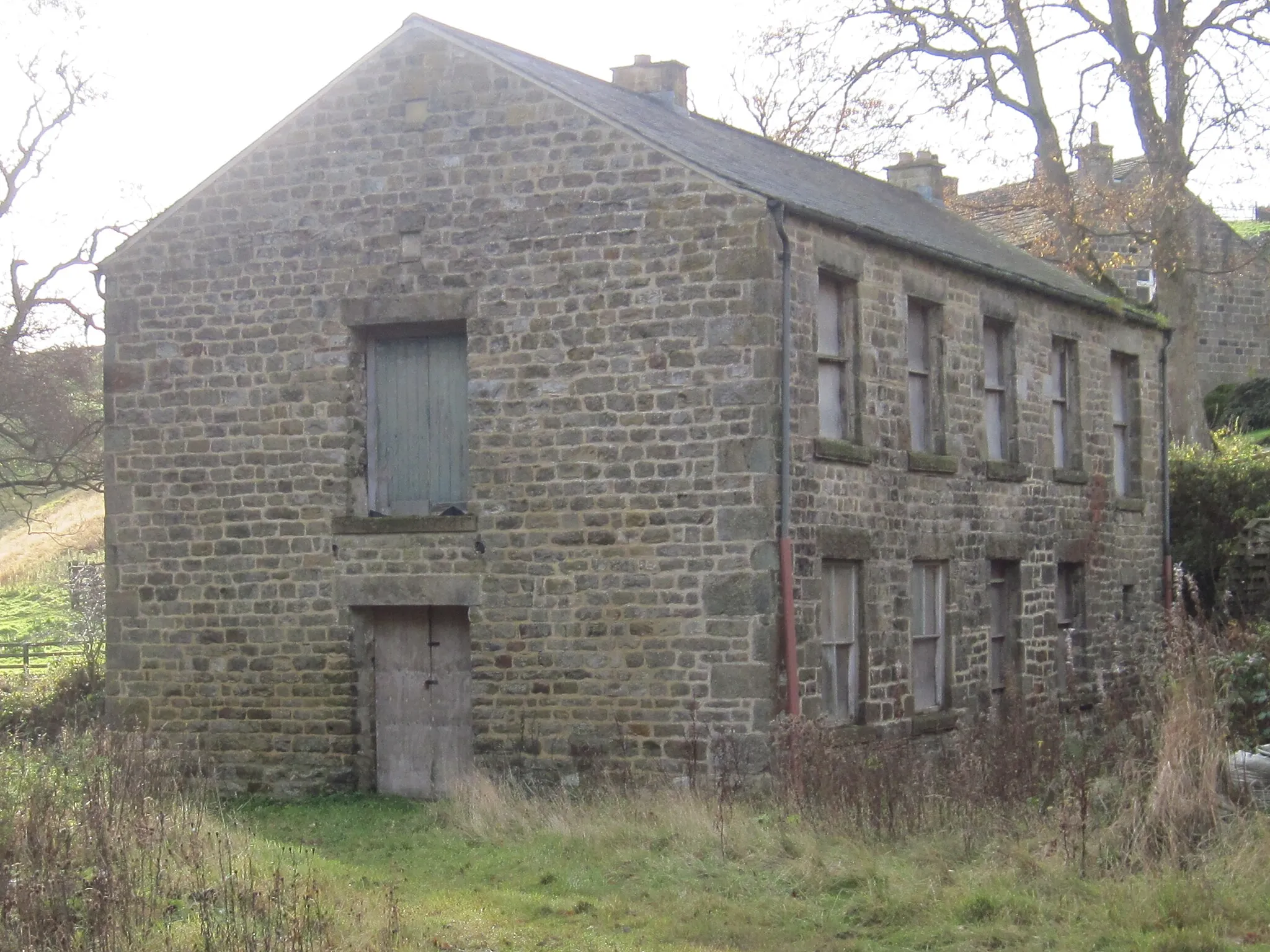 Photo showing: Derelict Building at Mill House