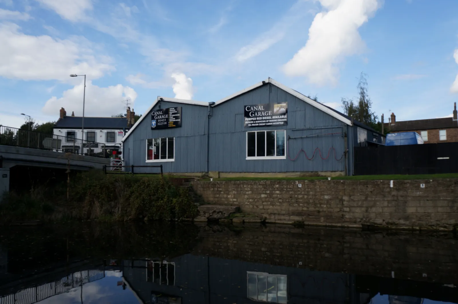 Photo showing: Canal Garage, Boroughbridge