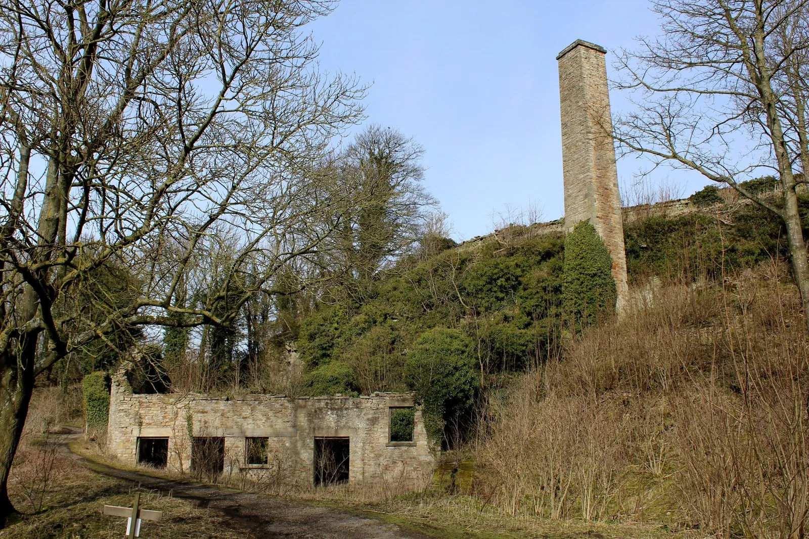 Photo showing: Ruins of Keld Heads Pumping House