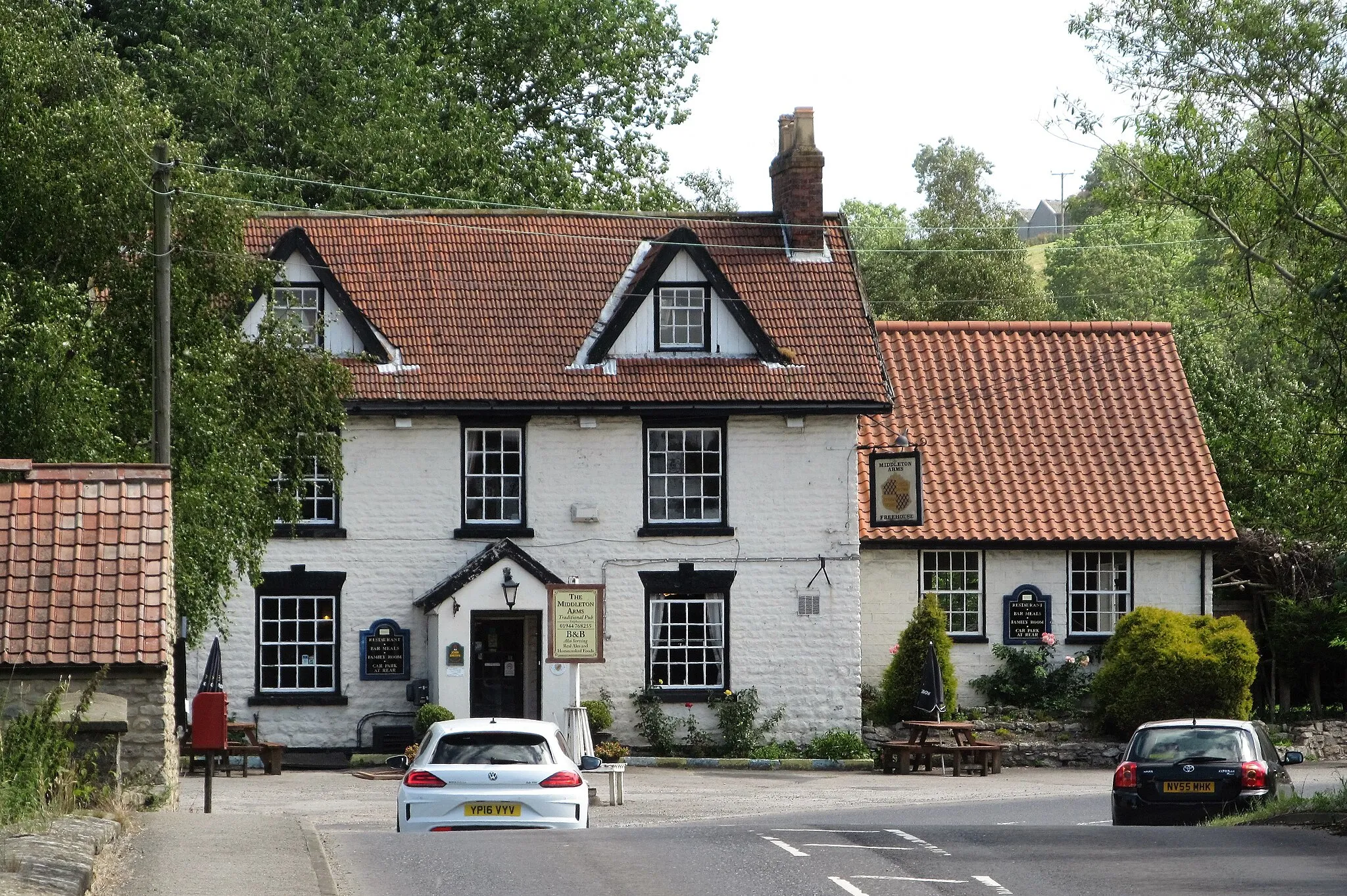 Photo showing: The Middleton Arms, North Grimston