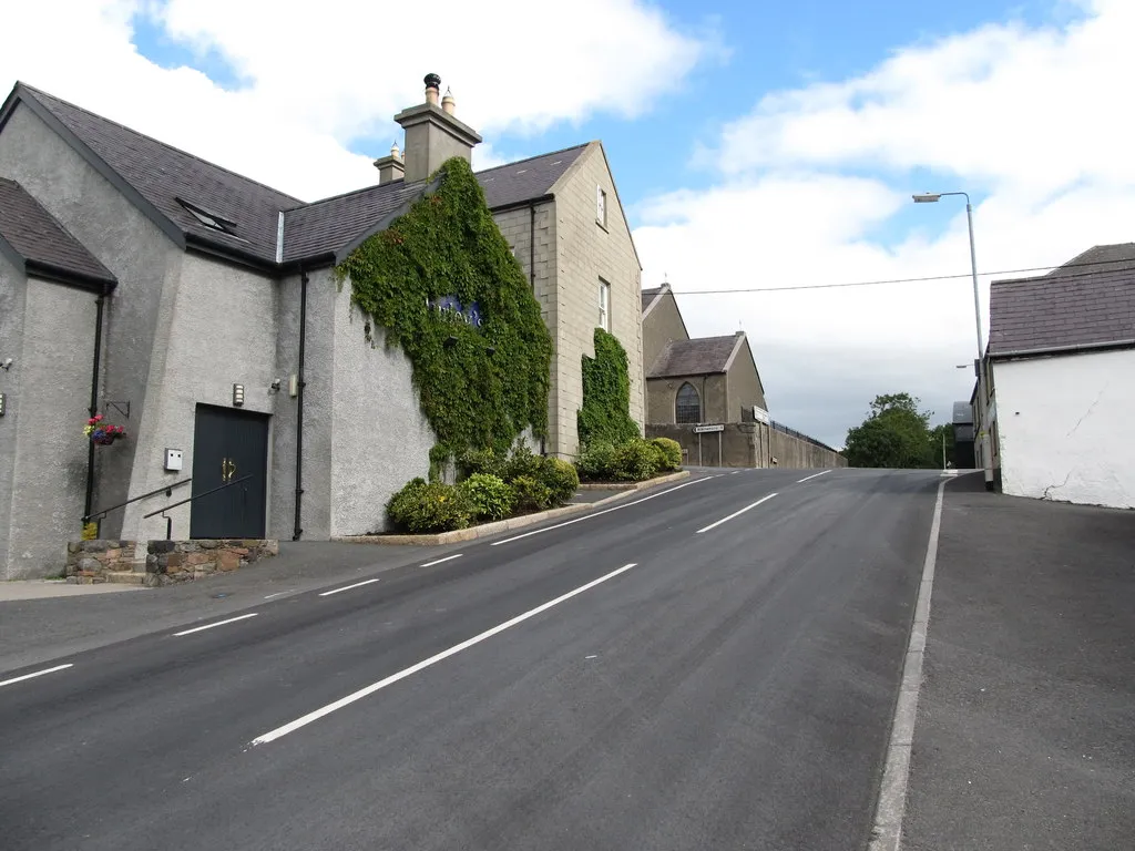 Photo showing: Approaching the Lowtown cross roads