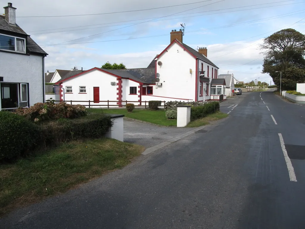 Photo showing: Castle Inn, Ballynoe