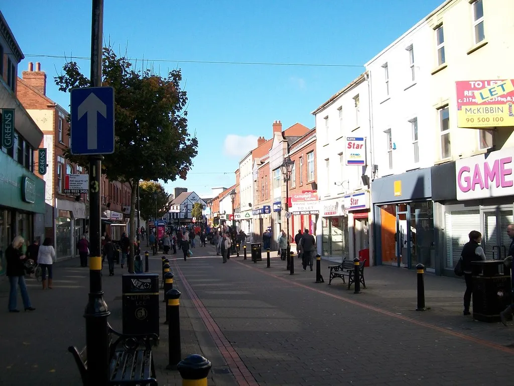 Photo showing: View west along the pedestrianised section of Bow Street, Lisburn