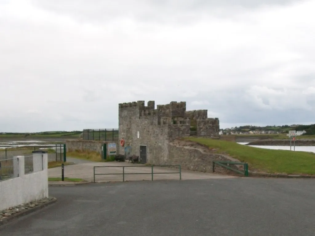 Photo showing: Mock fortress at Killough Quay
