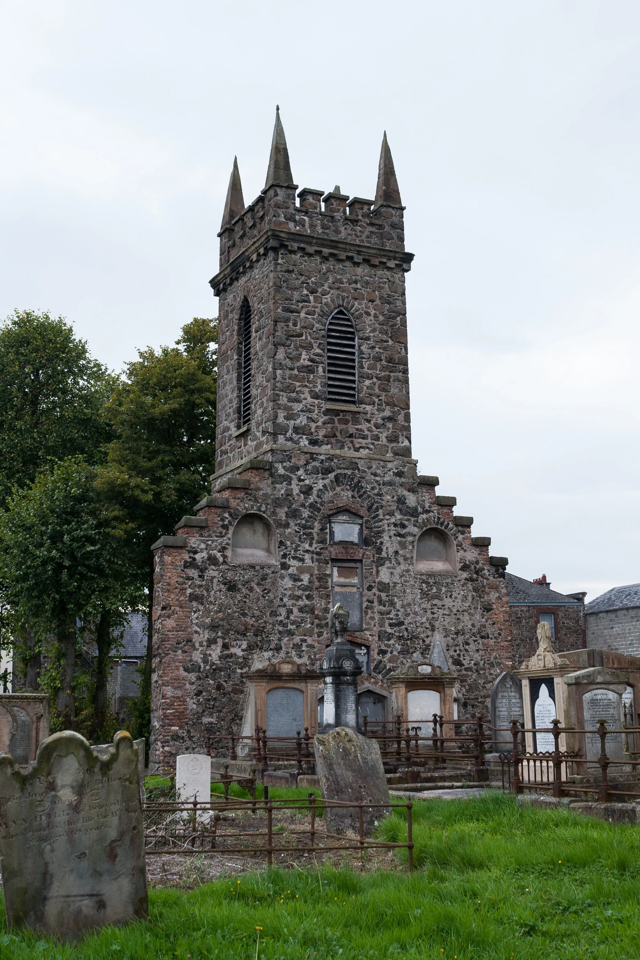 Photo showing: East side of the surviving tower of the former parish church at Church Street. Listed as B2 building.