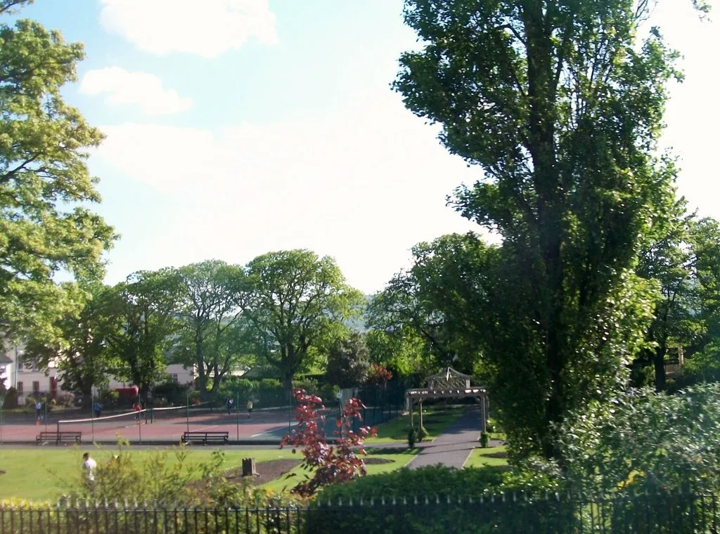 Photo showing: Public park in Queen Street, Warrenpoint