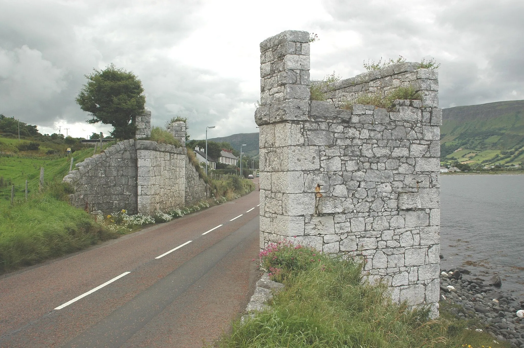 Photo showing: White Arch, Garron Road, Waterfoot, Glenariff, County Antrim, Northern Ireland.